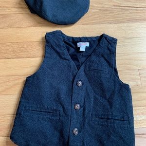Boys 5T charcoal vest with scaly cap
